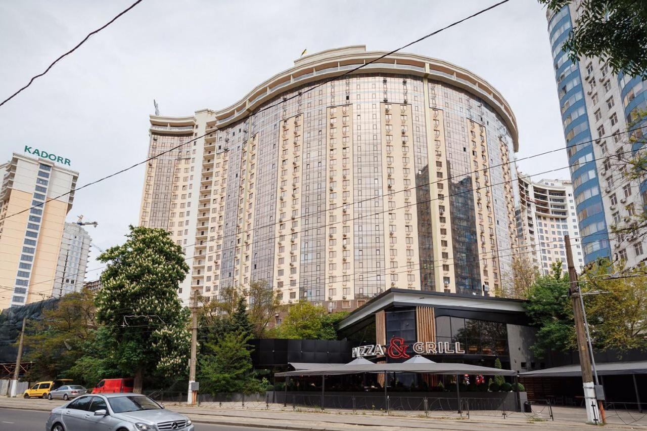 Grey Apartment In 14 Floor Odessa Exterior foto