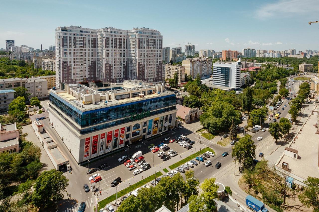 Grey Apartment In 14 Floor Odessa Exterior foto